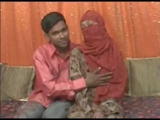 Sebenar warga india pasangan roshni dan salman, seks a5