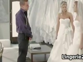 新娘 inthreesome 在 連衣裙 店, 免費 臟 視頻 f4