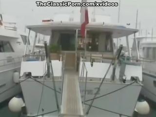 Hardt voksen video mov klipp i en yacht